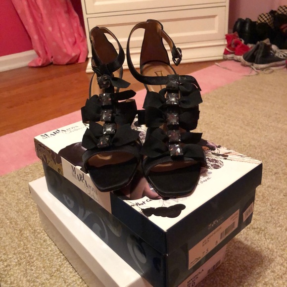 BCBG Max Azria black formal heels - Picture 2 of 4